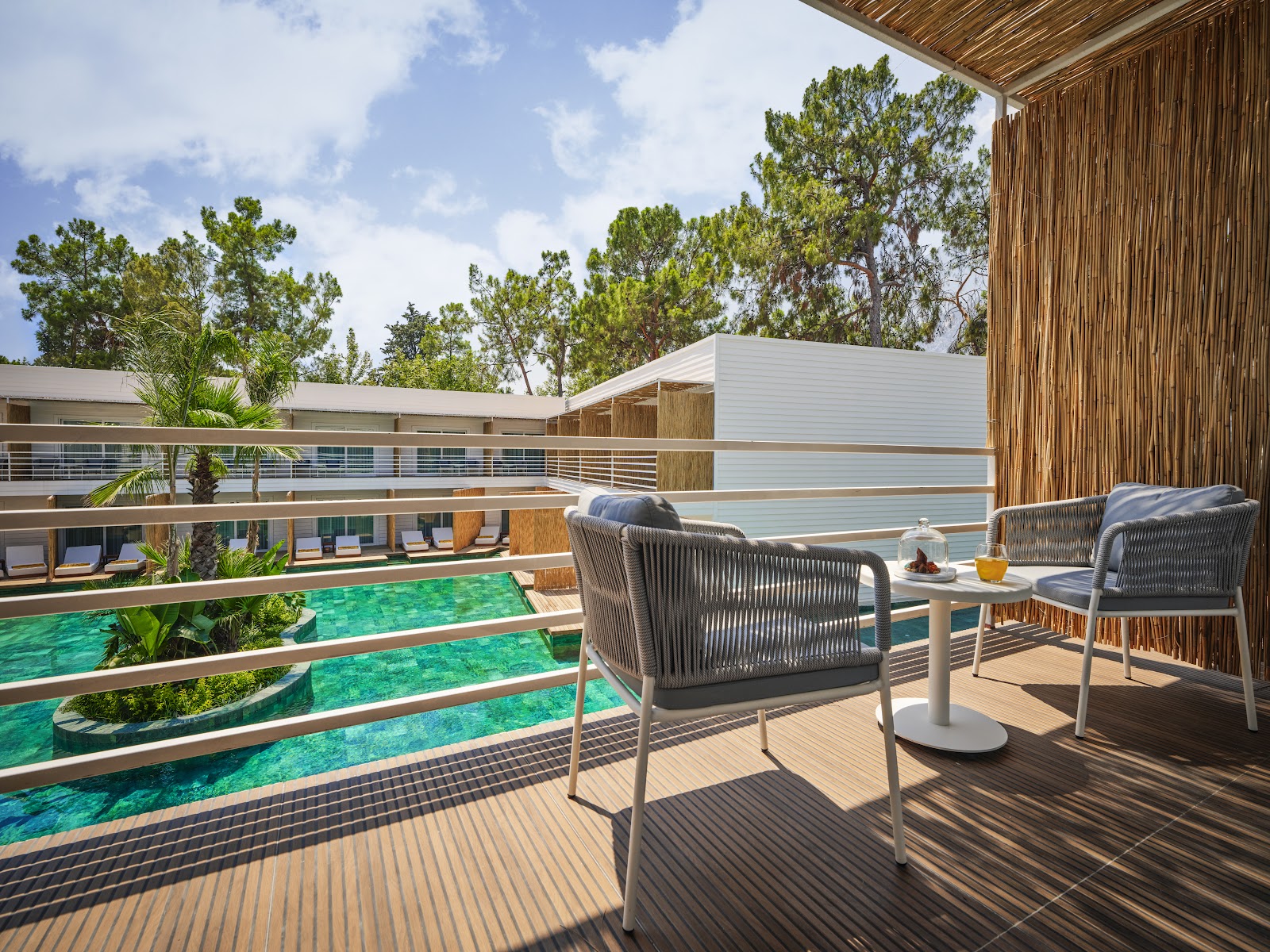 Aphel Lagoon Duplex Swip-Up Suite 7