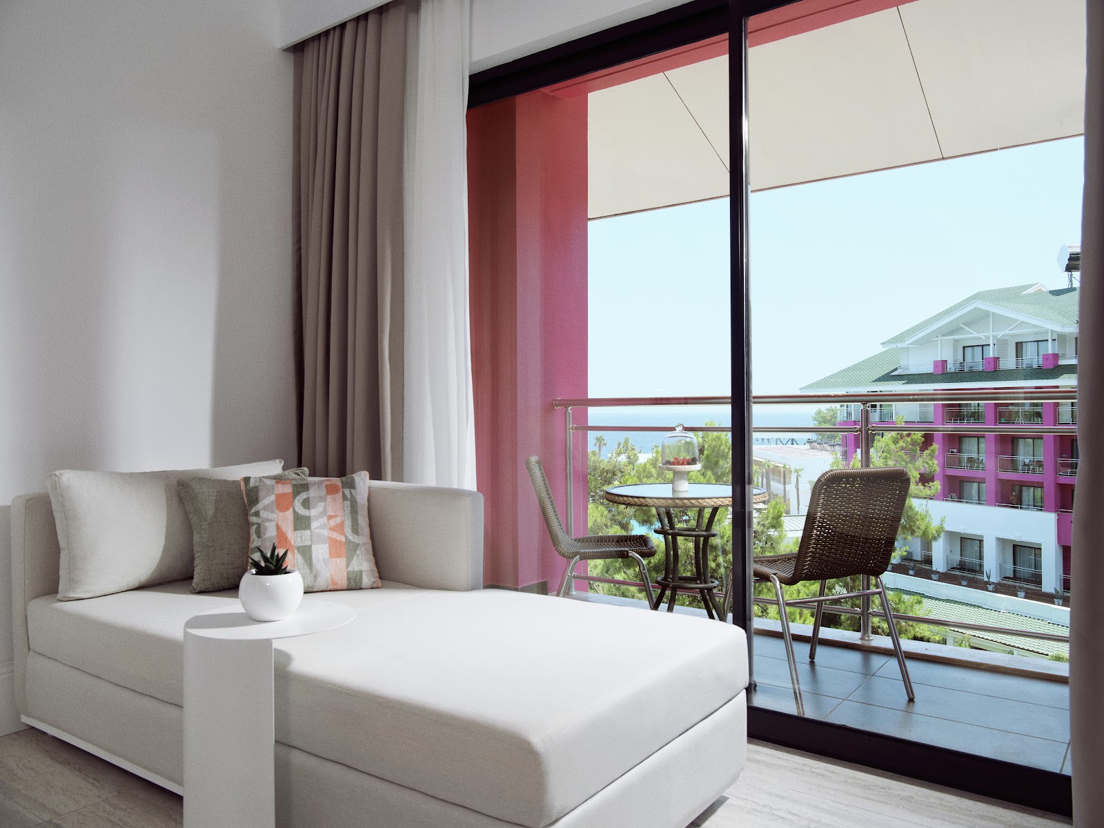 Pearl Room Partly Sea View 6
